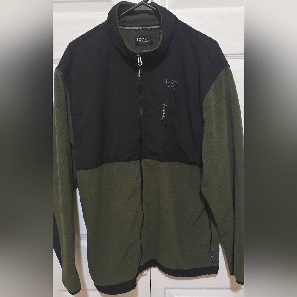 IZOD Men's Black and Green Sweater